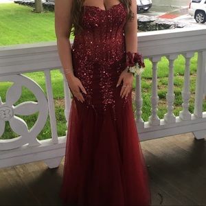 Prom dress Jovani style 5908 in maroon